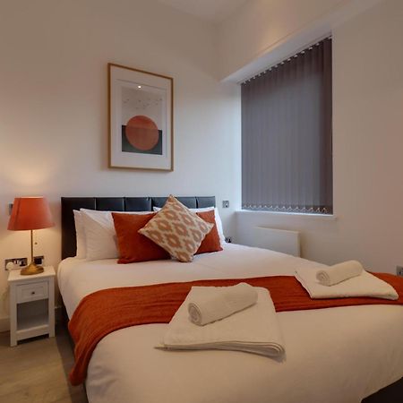 La Casa Suites Slough Bagian luar foto